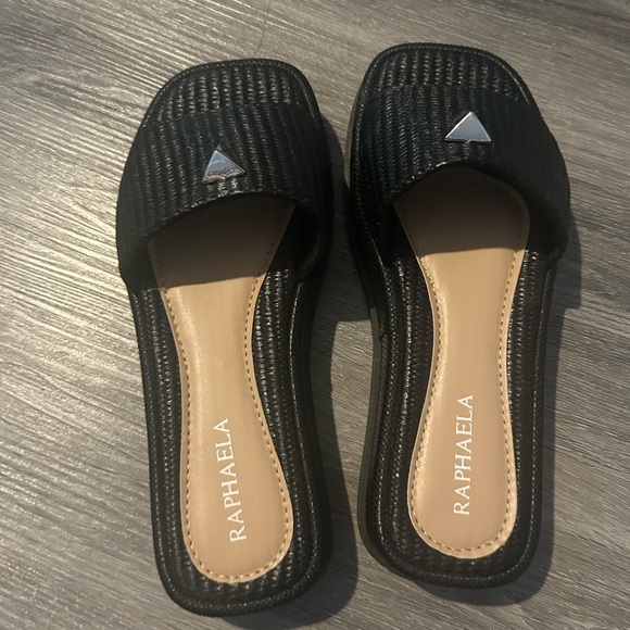 Raphaela  Black Sandals with Silver Detail - Picture 5 of 9